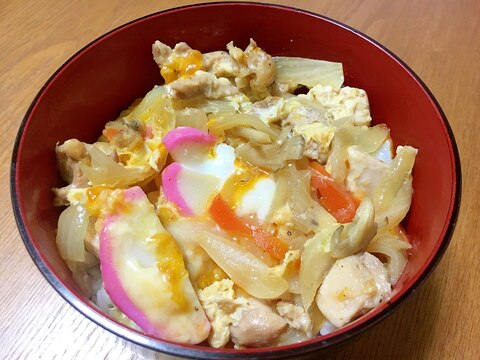 かまぼこ入りの親子丼